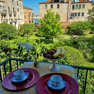 Angela Di House Apartment